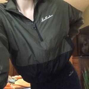 Olive green Hollister cropped windbreaker/coat NWT